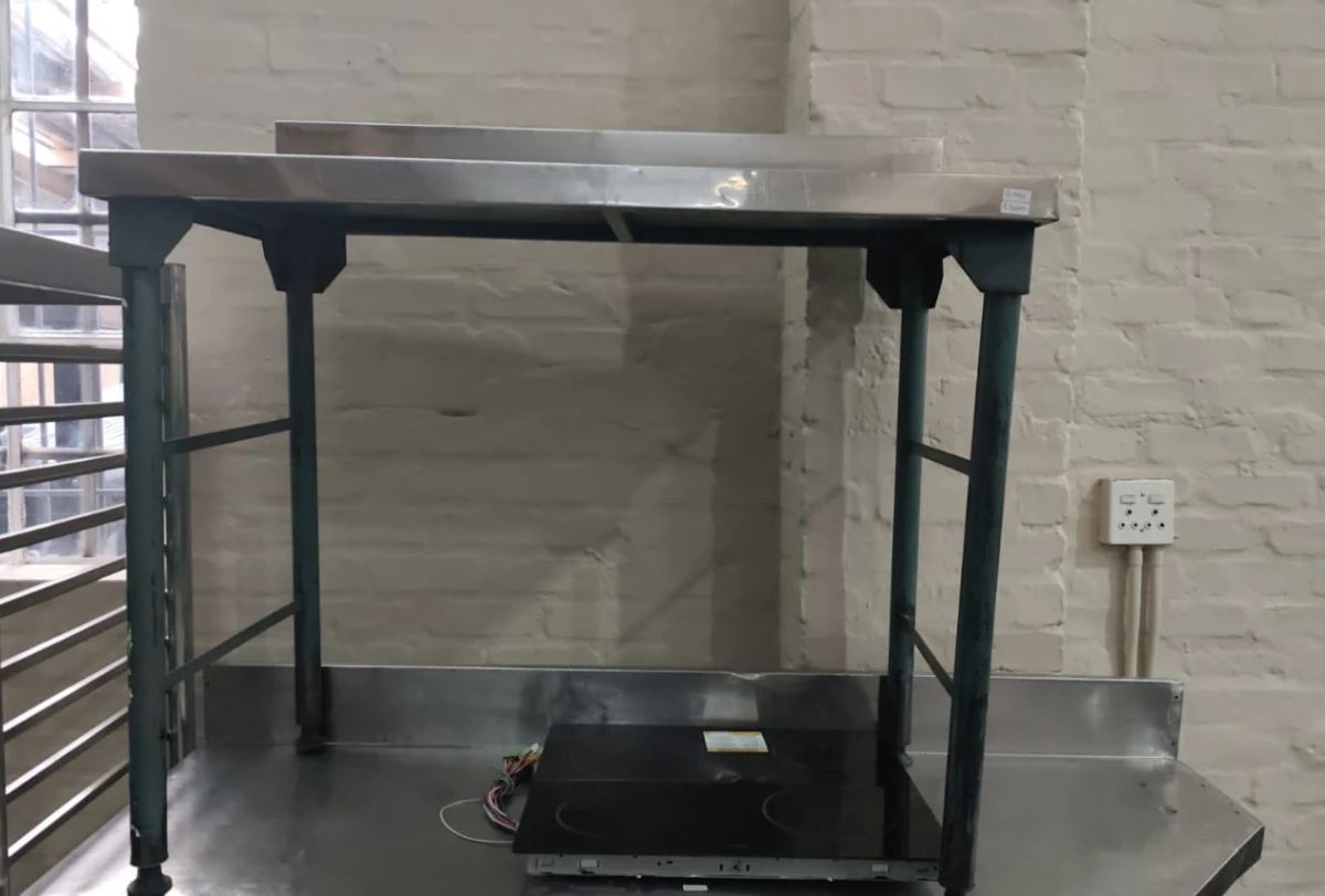 1.1m Stainless Steel Table with Splash back